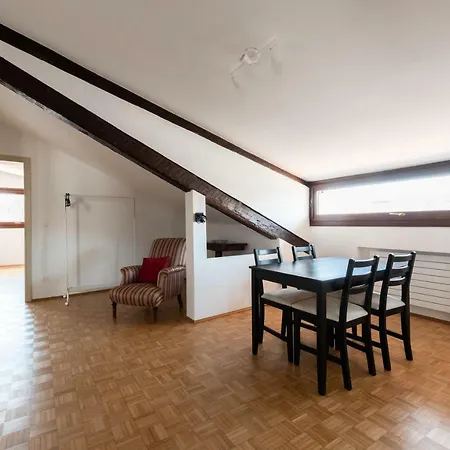 San Basilio Flat 公寓 *